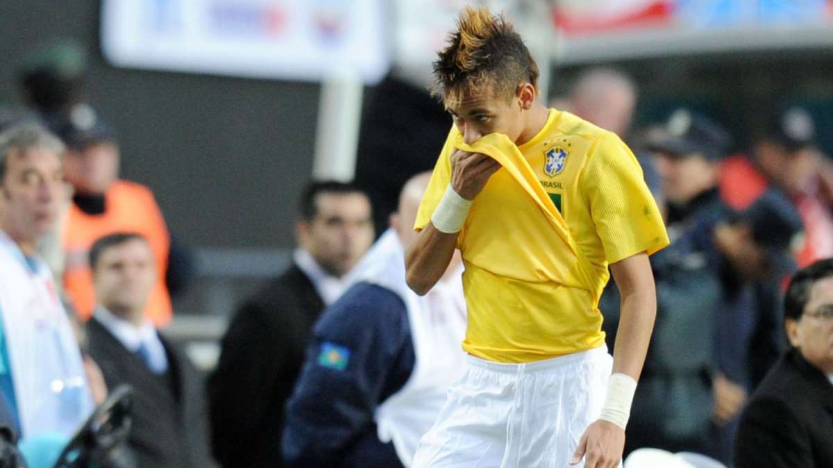 Neymar si sbottona: "Sogno l'Europa. E Messi..."