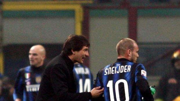 Leonardo telefona a Sneijder