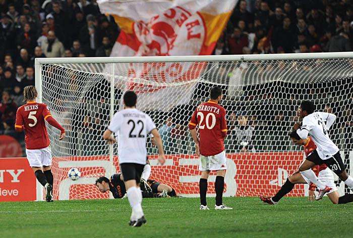 Shakhtar Donetsk: per Douglas Costa c'è la fila