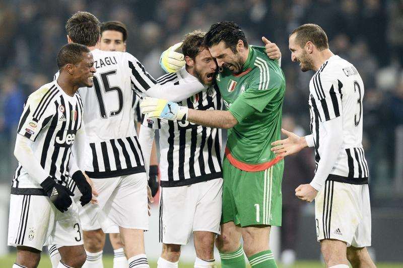 E' Juve-United per un centrocampista del Valencia