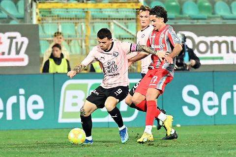 Torna la B: Cremonese ostacolo Palermo. Sudtirol a Carrara per il primato.