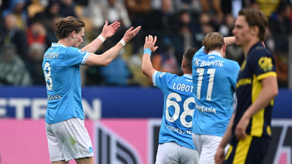 Messaggero - Poker Napoli alla Cremonese Rinviata la festa dell'Inter