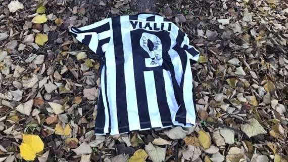 La ‘maglia rubata’ di Gianluca Vialli è stata ritrovata e riconsegnata ai proprietari