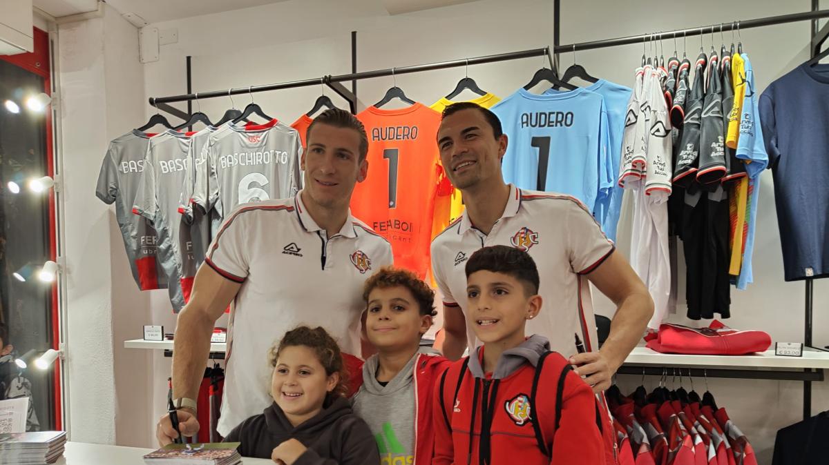 Sorrisi, autografi e tante foto da USC Store per il Meet&Greet con Audero e Baschirotto