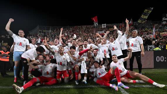 Cremonese, è Serie A! Vittoria sullo Spezia e città in festa: il sogno diventa realtà