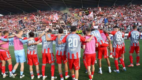 Cremonese inarrestabile allo Zini: travolta la Juve Stabia, ora la finale con lo Spezia