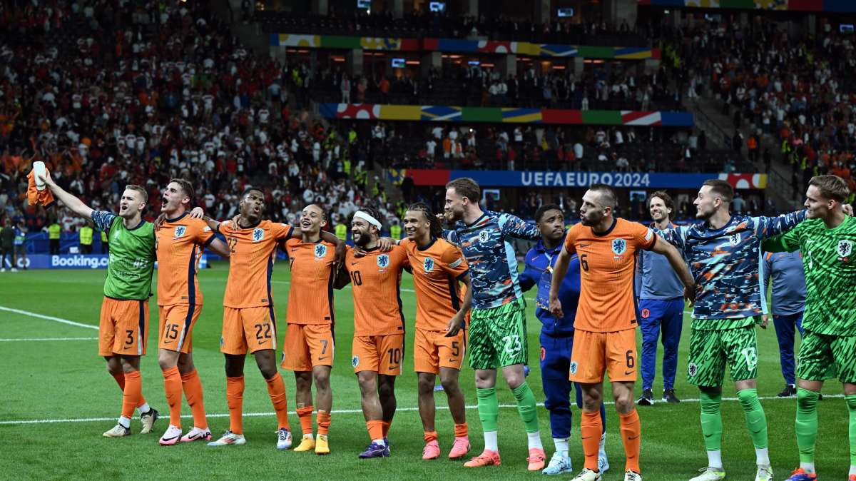 Olanda, marea di tifosi Orange a Dortmund: il video 