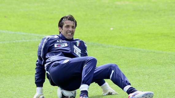 Buffon: "Vedo molto bene Balotelli e Cassano. Vogliamo vincere"