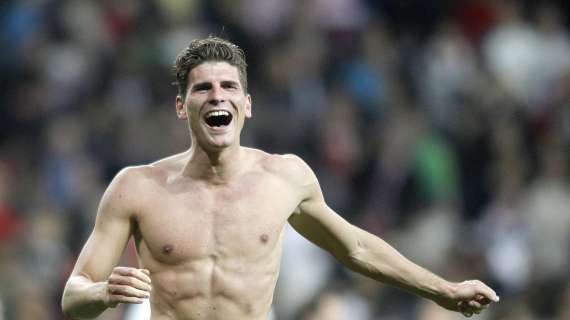 Schweinsteiger inventa, Gomez fa gol. La Germania ne fa due all'Olanda 