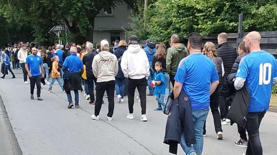 Italia, si è concluso l'allenamento odierno: un centinaio di tifosi fuori dal centro sportivo