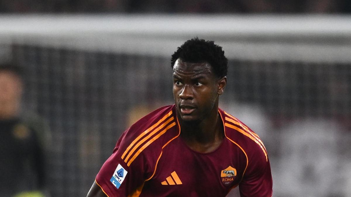 Roma - allenamento in gruppo per Ndicka