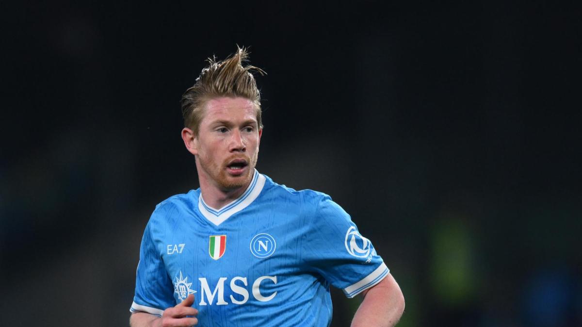 Fantacalcio, le formazioni ufficiali di Cagliari-Napoli: De Bruyne e Lobotka dal 1', fuori Anguissa