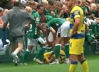 Infortunio Ondrejka, paura per il Parma: uscito in barella contro il Werder