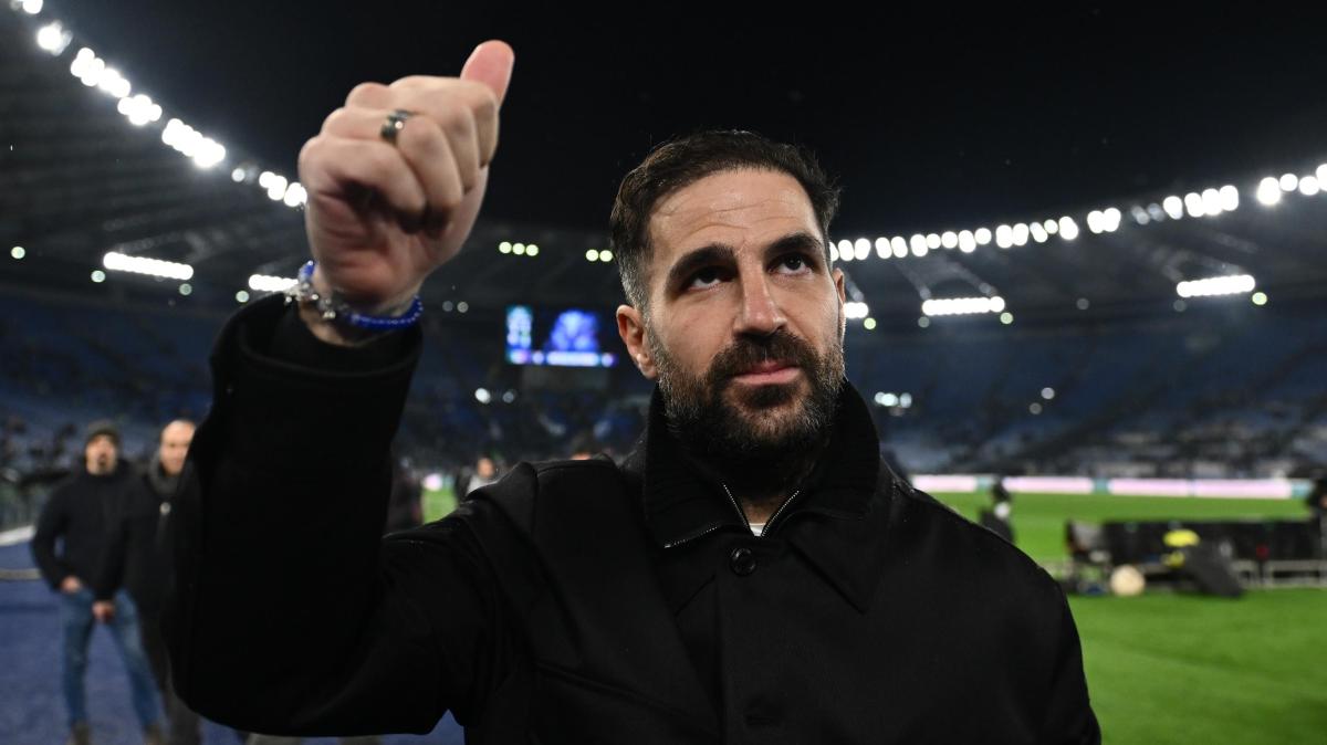 Como, Fabregas: "Douvikas sta bene, è a disposizione"