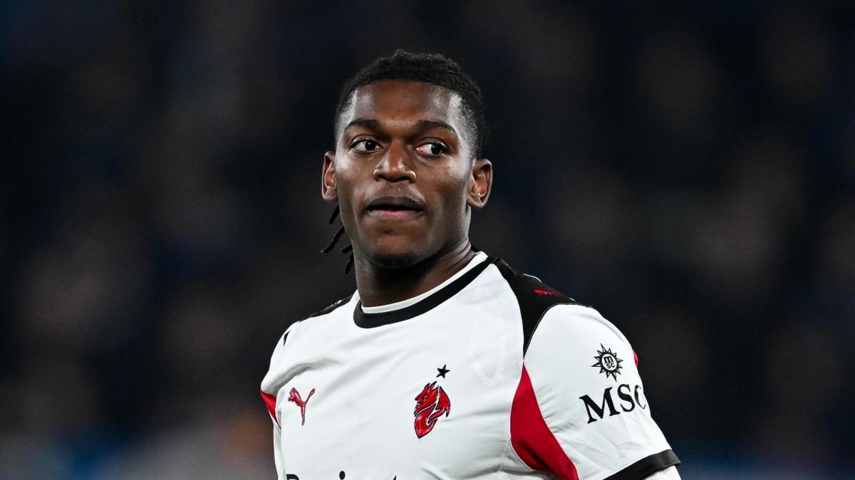 Milan-Roma, Leao c’è: le ultime su Tomori, Gimenez e Pulisic