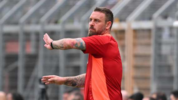 Roma - De Rossi: "Quella di Dybala è una bella storia. Da valutare chi resterà fuori in attacco"