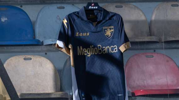 Fotonotizia - Il Frosinone presenta il kit pre-season