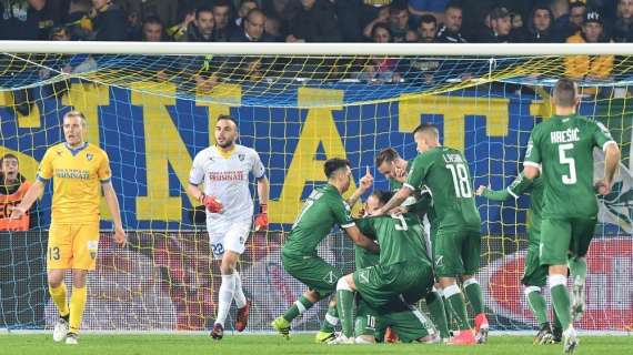 FOCUS – Per la seconda volta consecutiva il Frosinone prende gol da un calcio d'angolo basso...