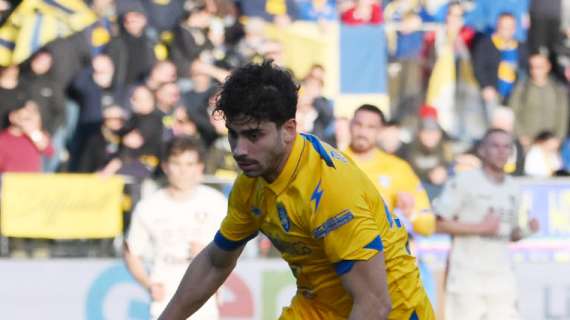 PAGELLE Frosinone-Mantova 2-1: Vural e Lusuardi in gol. Lucioni un muro