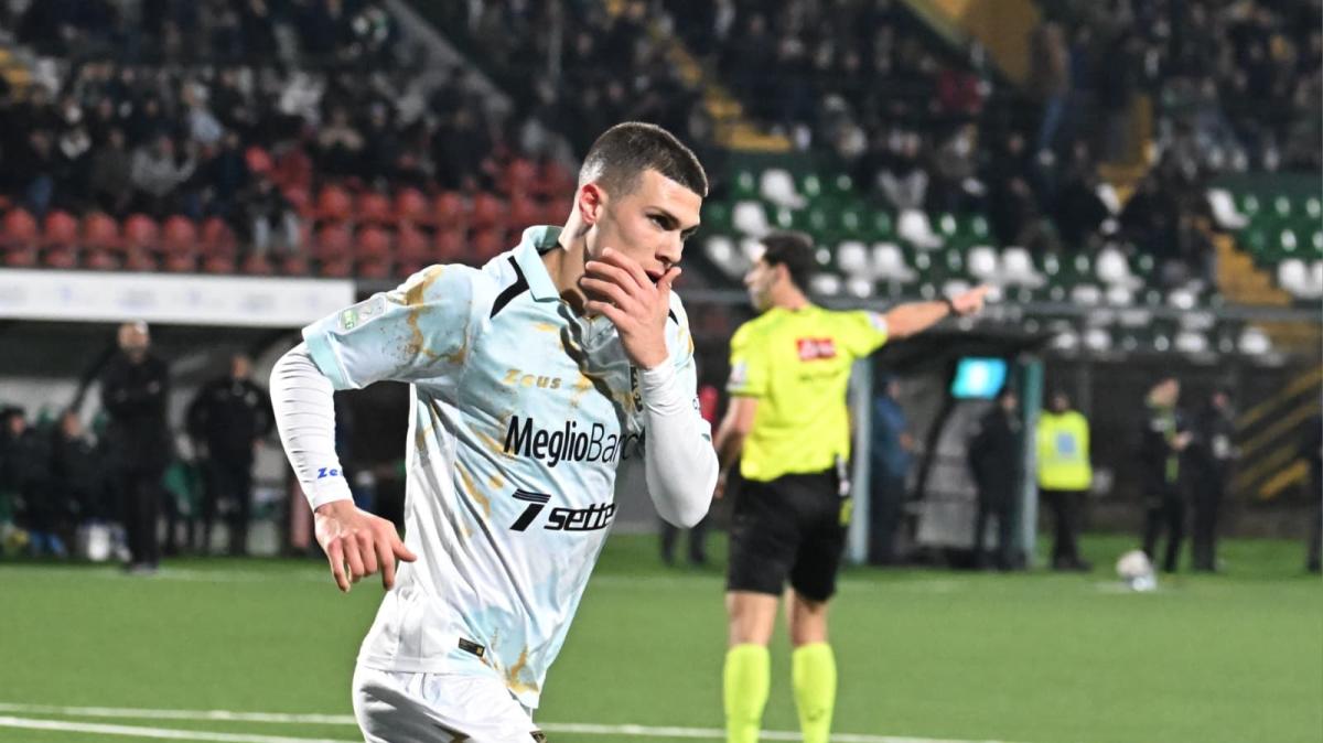 Avellino-Frosinone 1-3: Kvernadze sblocca la gara, Calò e Cichella sugli scudi
