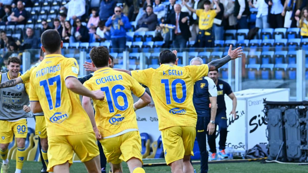 PAGELLE Frosinone-Padova 2-0: Raimondo apre le danze, per Gelli è la prima volta