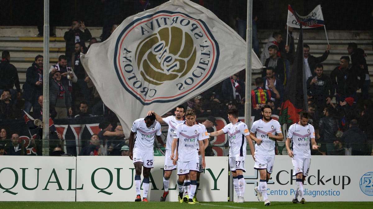 Crotone, 25 i convocati da Modesto per la gara di domani contro il Frosinone