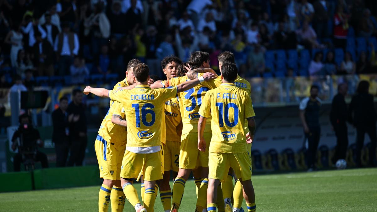 Frosinone-Carrarese 3-0: gli highlights del  match del Benito Stirpe