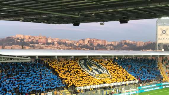 Frosinone-Salernitana: la coreografia della Curva Nord - VIDEO