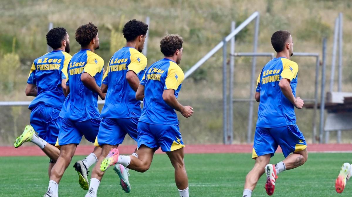 Frosinone, si fermano due calciatori in allenamento. Ecco di chi si tratta