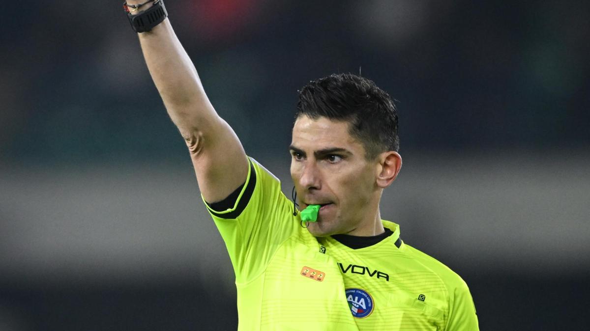 Frosinone-Catanzaro, la pagella dell'arbitro Dionisi. Dopo la revisione al VAR, giusto assegnare un calcio di punizione?