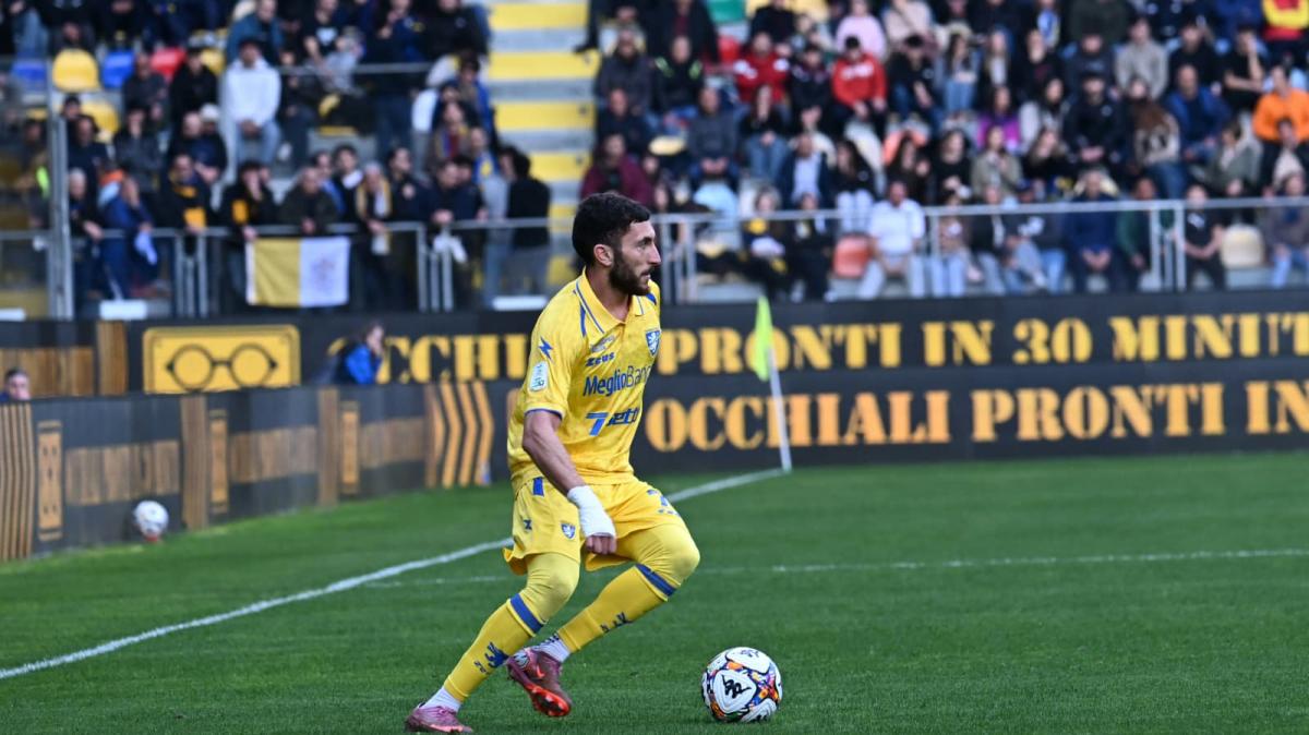 Frosinone "Re del Dribbling": i numeri premiano l'audacia di Alvini. Ghedjemis leader, Oyono sorpresa