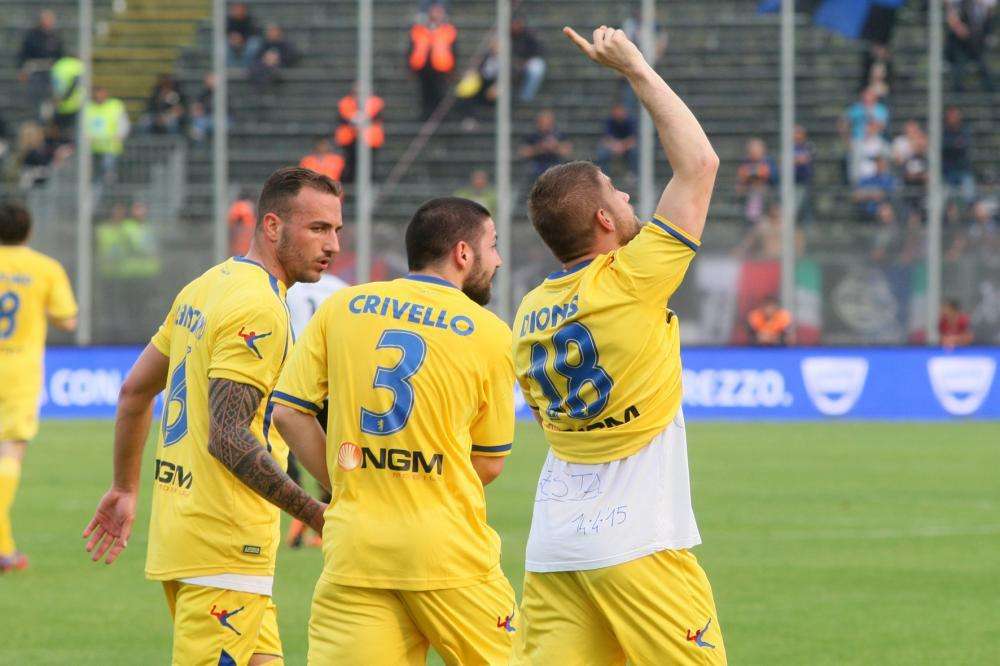 ACCADDE OGGI - Dionisi su rigore regala il derby e il terzo posto in classifica al Frosinone
