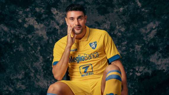 FOTONOTIZIA - I nuovi kit gara del Frosinone calcio