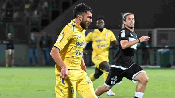 PAGELLE Frosinone-Cesena 3-1: doppietta per Raimondo e gol di Ghedjemis ma tutti sugli scudi