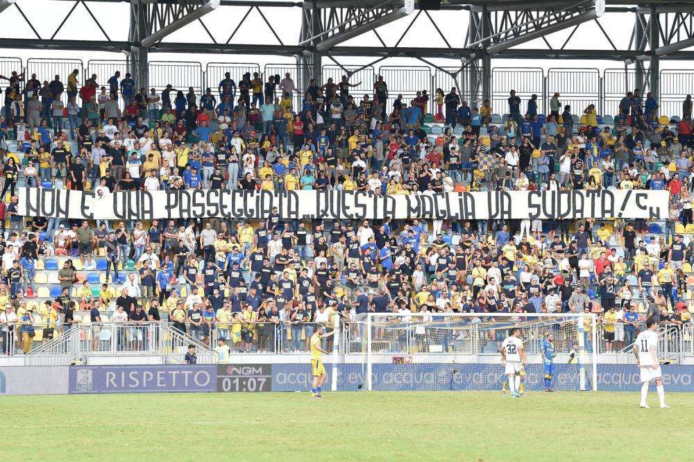 Frosinone, i tifosi attendono una risposta sul campo: "Non è una passeggiata, questa maglia va sudata" - FOTO