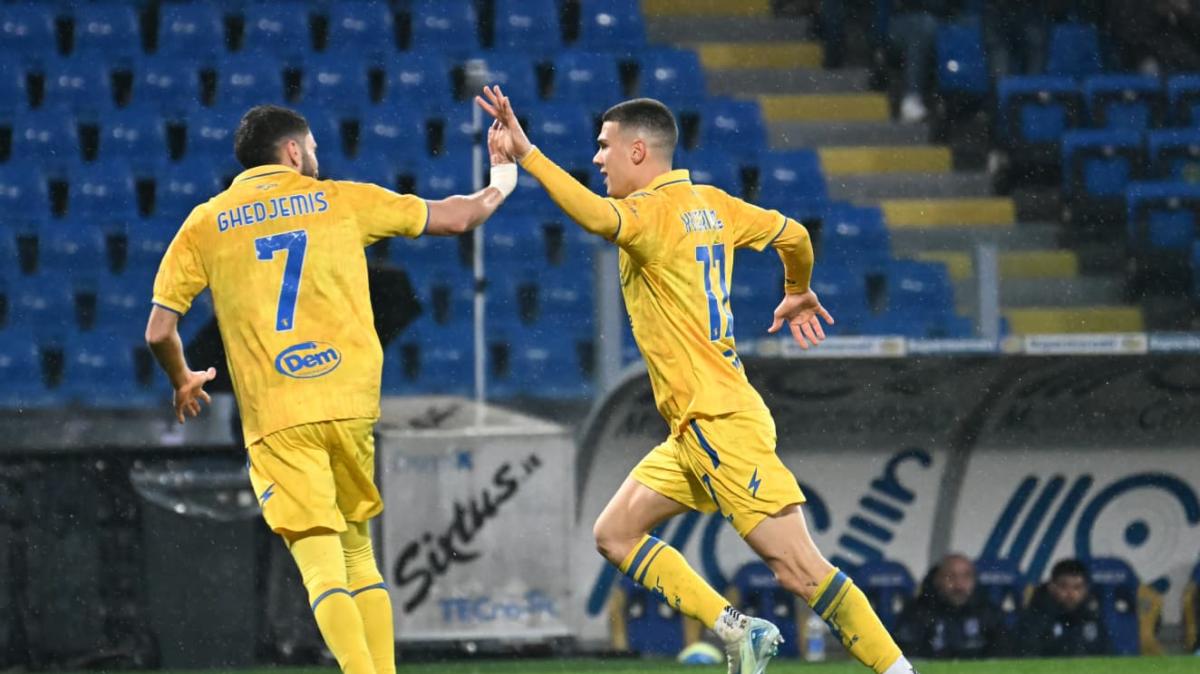 PAGELLE Frosinone-Reggiana 1-0: Kvernadze decide, Palmisani abbassa la saracinesca