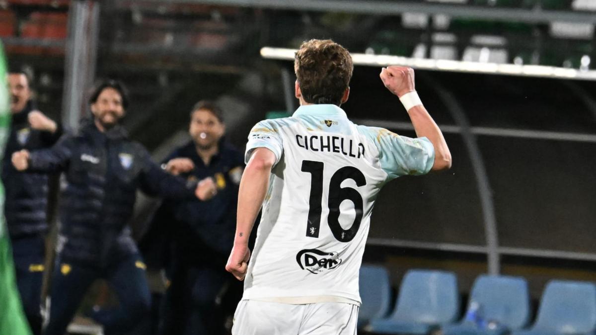 Tabellino e cronaca Catanzaro-Frosinone: 2-2. Pareggio che mantiene in scia i Giallazzurri