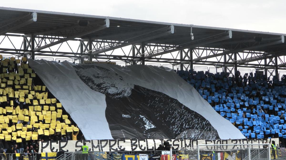 TIFOSI - La pagina Supertifo premia la coreografia dedicata a "Torchiolino"