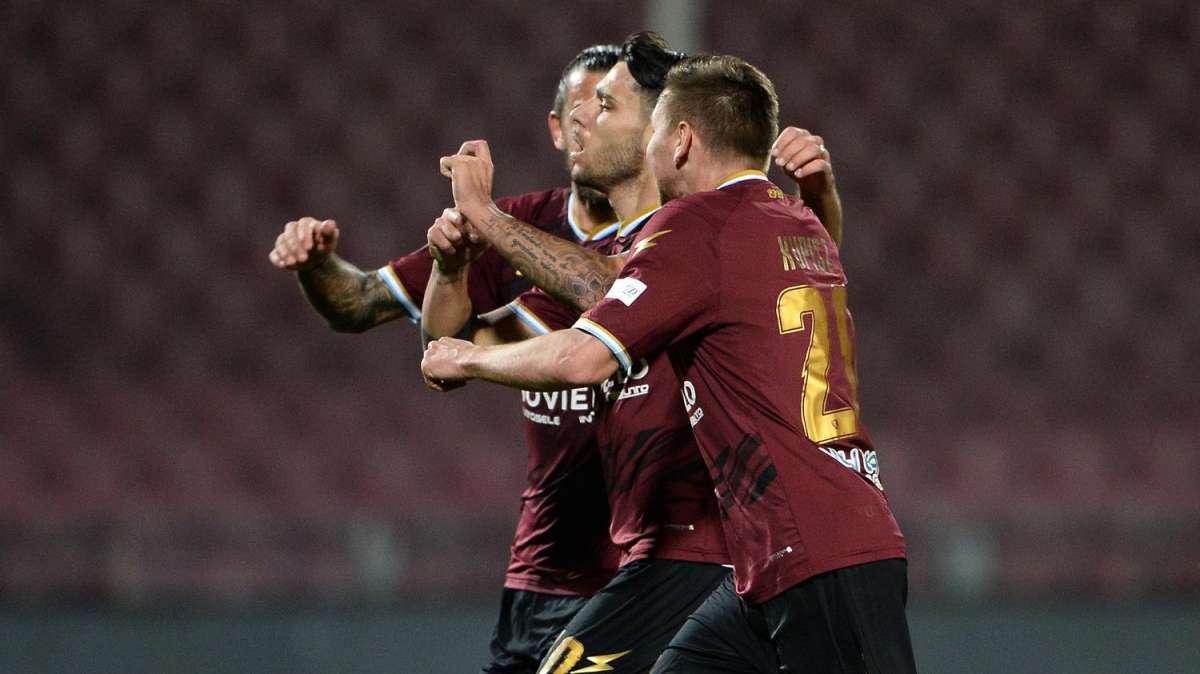 Salernitana, Tutino dopo la vittoria sul Frosinone: "Andiamo avanti con questo spirito"