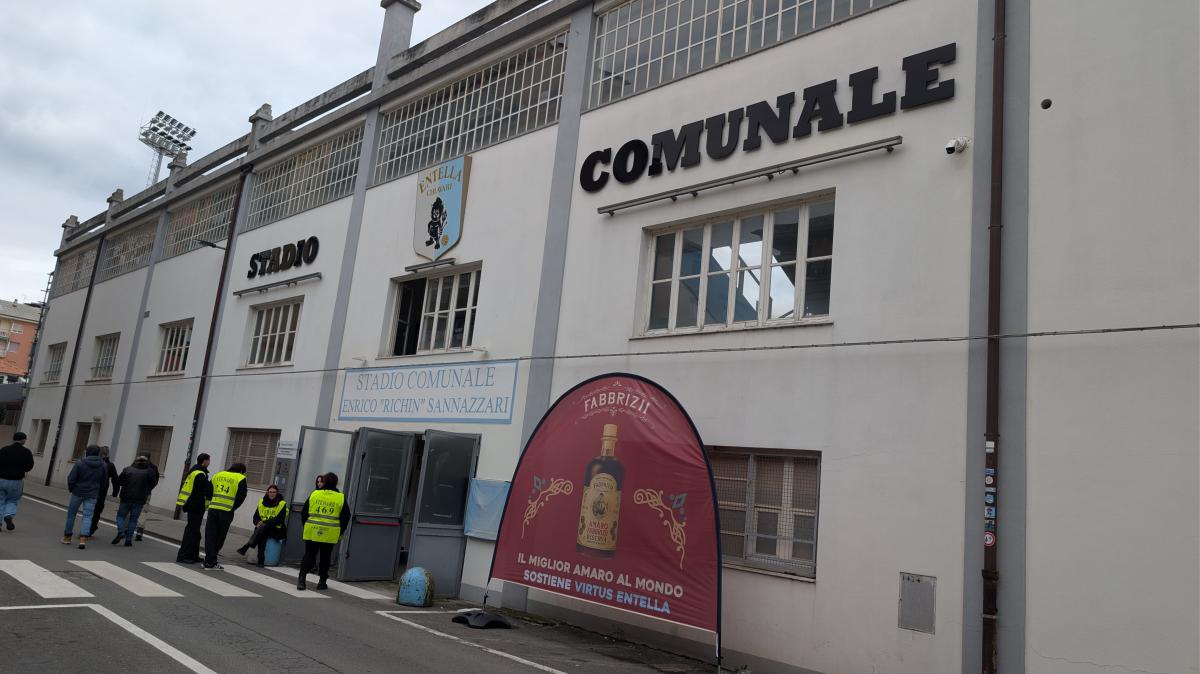 LIVE TF V. ENTELLA-FROSINON 0-0: PARTITI! Il primo pallone è del Frosinone