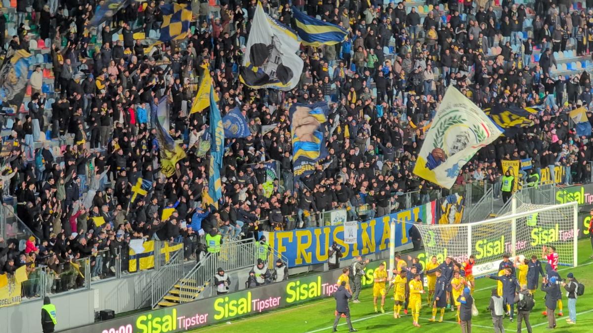 Videonotizia - Squadra e tifosi festeggiano a fine gara