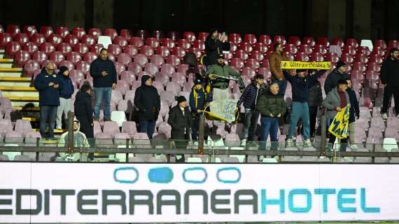 Frosinone-Salernitana 2-0, tifoso Salernitana lancia un petardo verso la Sud giallazzurra: ultrà fermato