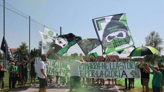 Pordenone, tifosi al De Marchi per i Ramarri partiti direzione Frosinone (FOTO)