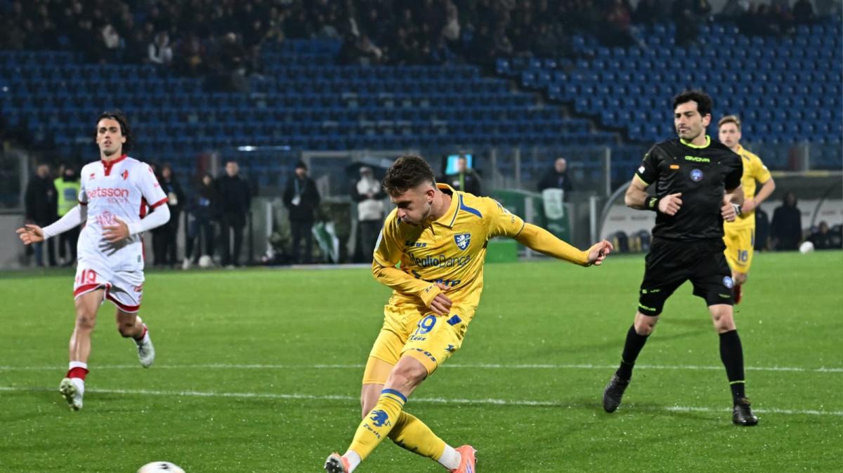 Frosinone-Bari 2-1: gli highlights del match dello Stirpe