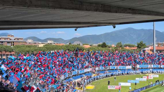 Fotonotizia - La coreografia dei tifosi del Pisa