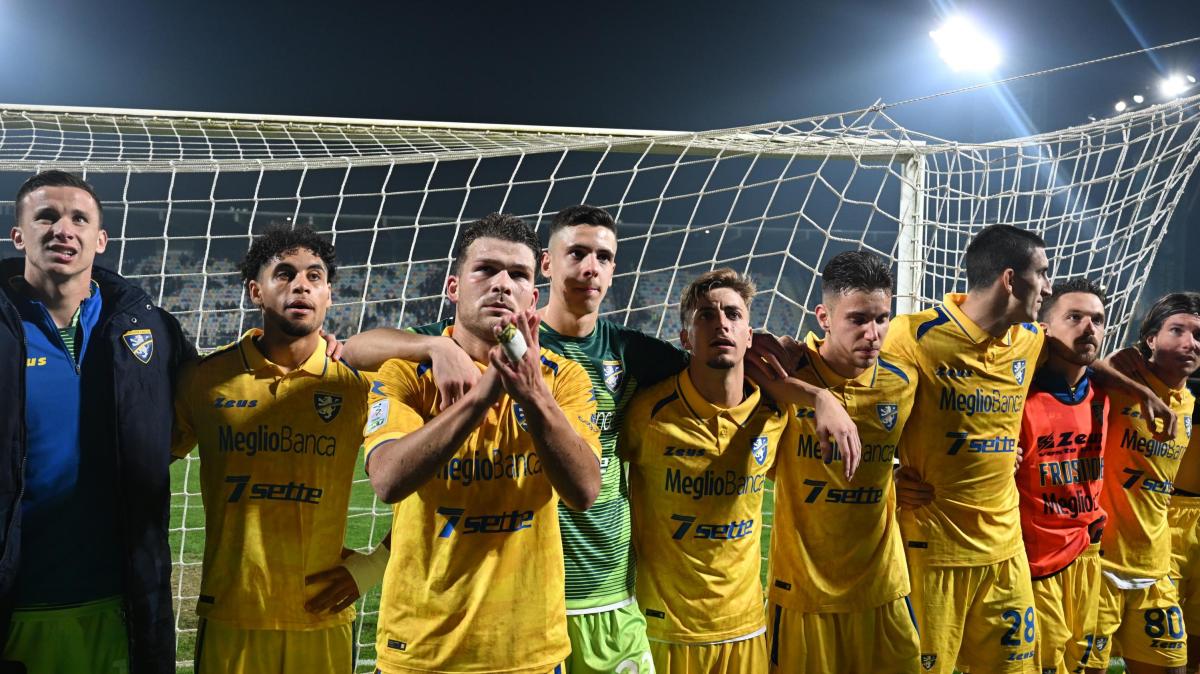 Frosinone squadra più giovane della B. Cesena ottavo, Palermo ultimo