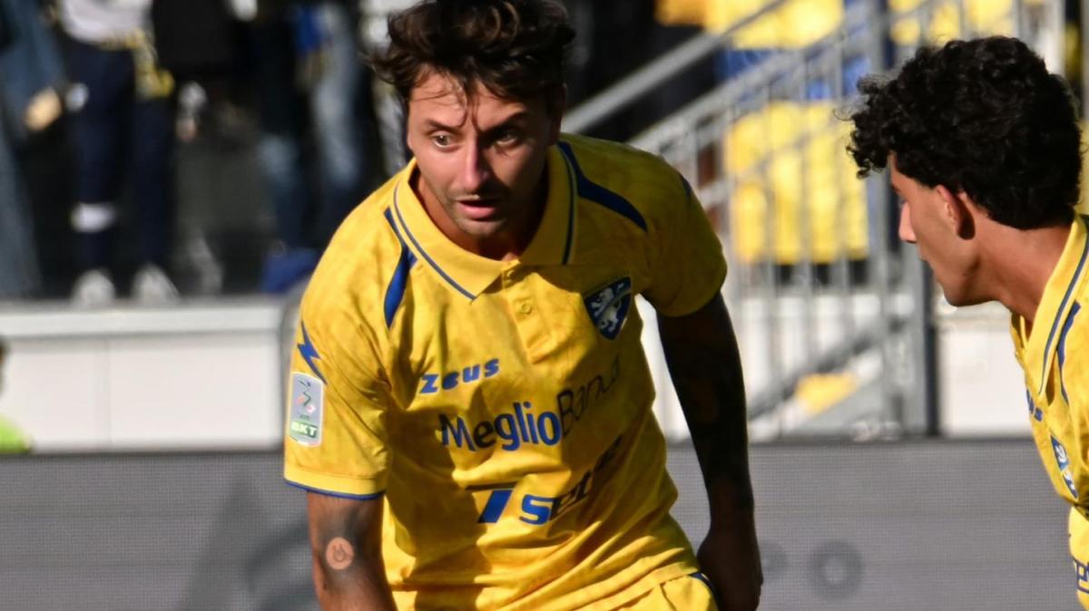 Reggiana-Frosinone 0-1: Calò e Koutsoupias decisivi. Oyono da rivedere...