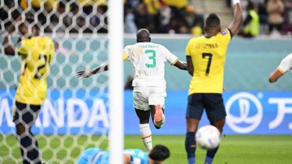 L'Ecuador crolla sul più bello: vince il Senegal (2-1) che va agli ottavi. Il Qatar chiude a zero punti, l'Olanda domina il Girone A