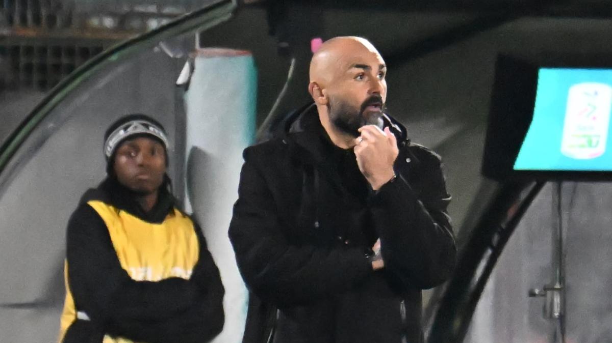 ULTIM'ORA  - Salta una panchina in Serie B: ufficiale l'esonero di Biancolino ad Avellino