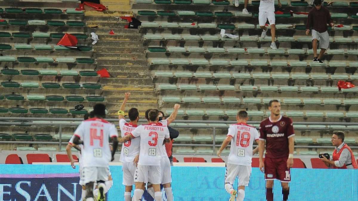 Serie B, il Bari passa a Pisa allo scadere nel posticipo della 34^giornata: (1-2)